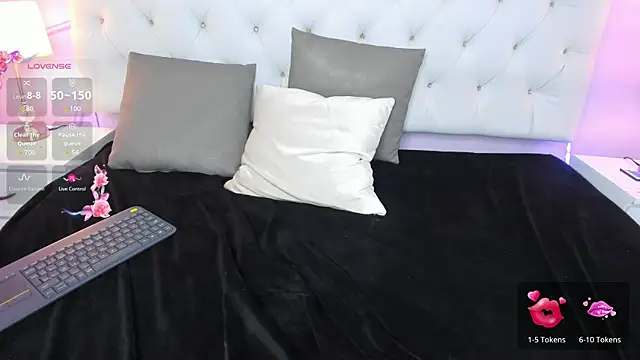 Nicol Betancur online show from 8, 2, 2025