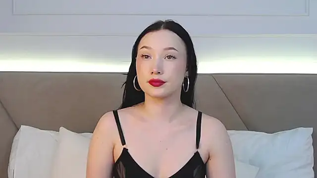 LeilaLow online show from 27, 2, 2025