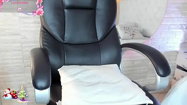Snapshot of nicole__parker1 chatting on 27, 12, 2024 nicole parker1 online show from 27, 12, 2024