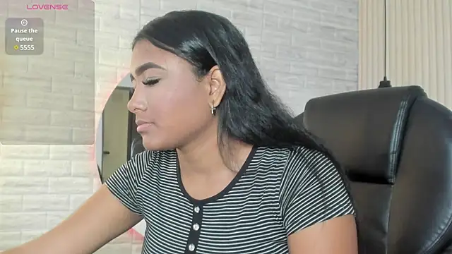 Snapshot of nicole__parker1 chatting on 5, 3, 2025 nicole parker1 online show from 5, 3, 2025