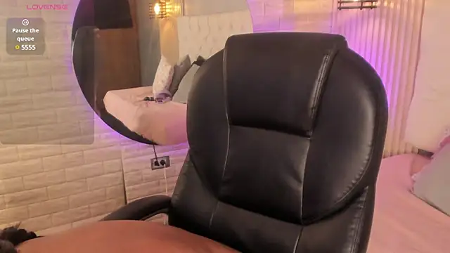 Snapshot of nicole__parker1 chatting on 5, 3, 2025 nicole parker1 online show from 5, 3, 2025