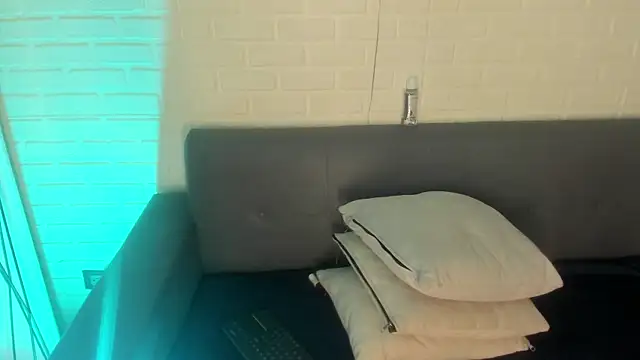 karina gomez 18 online show from 15, 9, 2025