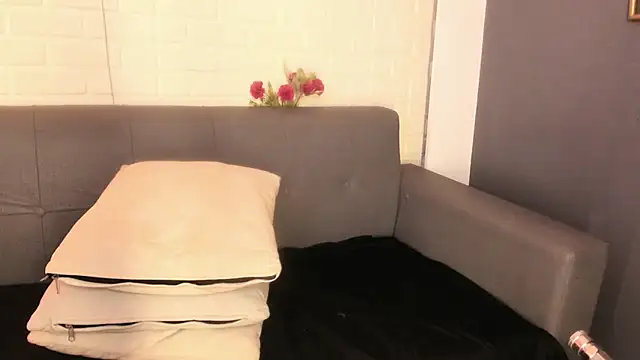 karina gomez 18 online show from 15, 11, 2025