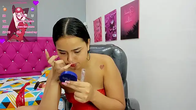 Snapshot of Helen_russo chatting on 7, 11, 2025 Helen russo online show from 7, 11, 2025