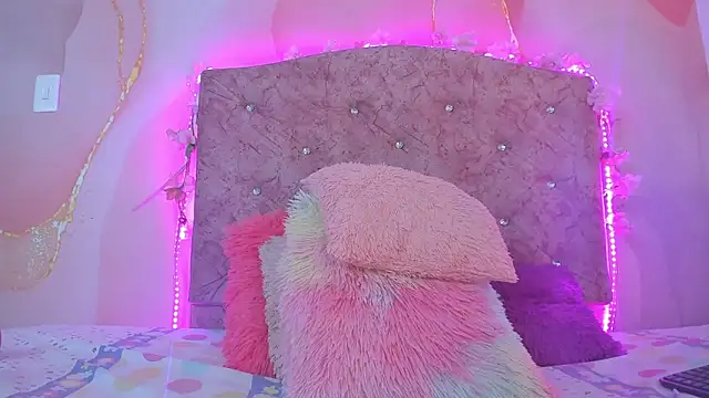 Snapshot of Bella__sweet chatting on 21, 1, 2025 Bella sweet online show from 21, 1, 2025