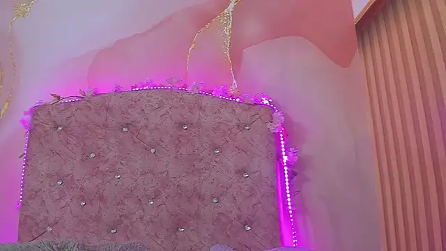 Snapshot of Bella__sweet chatting on 19, 12, 2025 Bella sweet online show from 19, 12, 2025