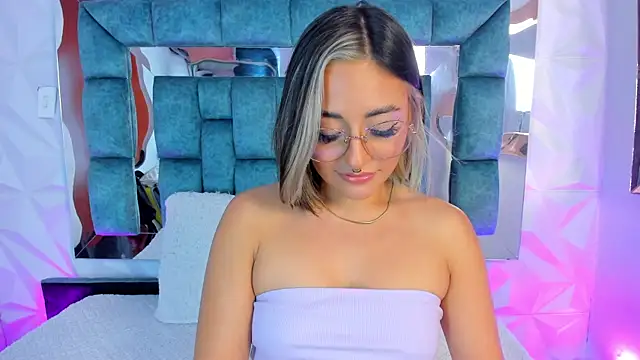 Snapshot of Nanda_Vixen chatting on 25, 1, 2025 Nanda Vixen online show from 25, 1, 2025