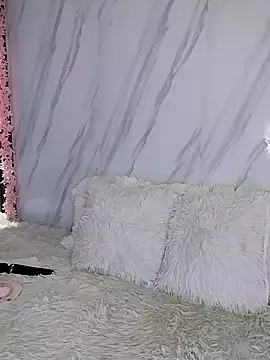 Snapshot of Nanda_Vixen chatting on 27, 9, 2025 Nanda Vixen online show from 27, 9, 2025