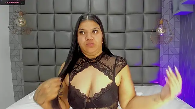 Snapshot of mile_uribe chatting on 4, 2, 2025 mile uribe online show from 4, 2, 2025