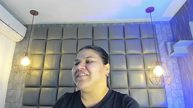 Snapshot of mile_uribe chatting on 21, 9, 2025 mile uribe online show from 21, 9, 2025