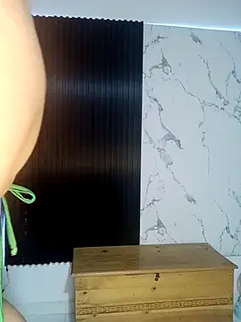 Snapshot of mile_uribe chatting on 5, 10, 2025 mile uribe online show from 5, 10, 2025