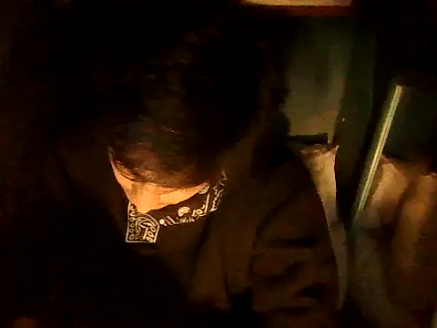 Snapshot of Bezzzzzerr chatting on 22, 5, 2026 Bezzzzzerr online show from 22, 5, 2026