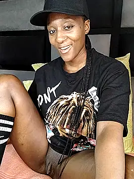 Lucy Blacksilk online show from 17, 3, 2025