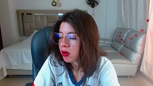 zoecruzz online show from 26, 3, 2026