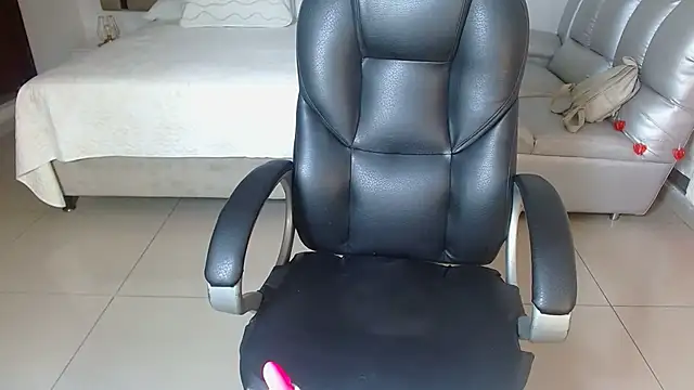 zoecruzz online show from 17, 4, 2026