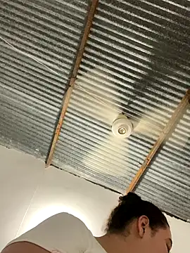 cutiepeach online show from 8, 11, 2025