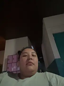 cutiepeach online show from 18, 12, 2025