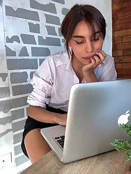 Katee Jones online show from 1, 2, 2025