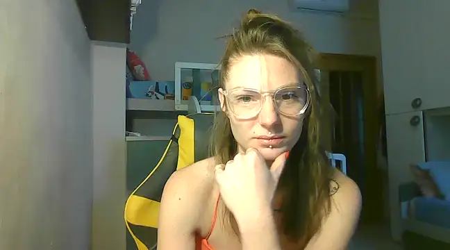 Feli blue online show from 9, 12, 2024