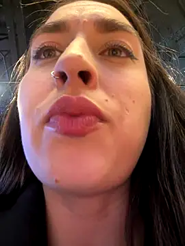 Snapshot of Holly_Play chatting on 4, 12, 2024 Holly Play online show from 4, 12, 2024