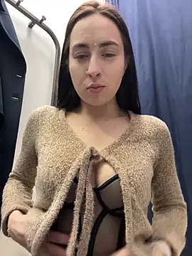 Snapshot of Holly_Play chatting on 3, 2, 2025 Holly Play online show from 3, 2, 2025