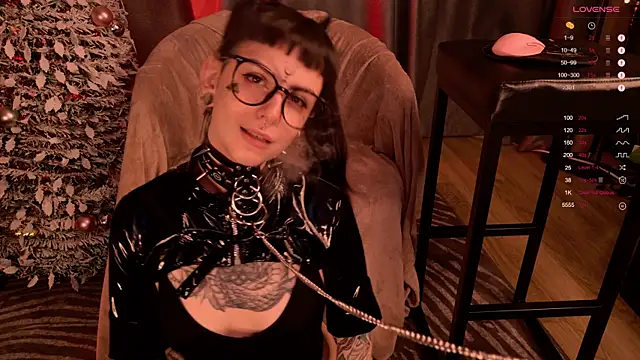 MichaellaMoon online show from 3, 1, 2025