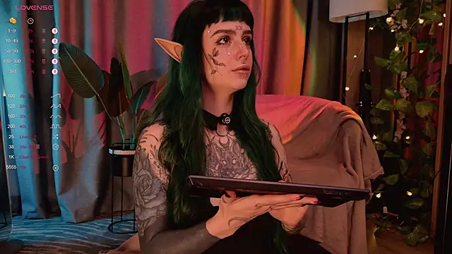 MichaellaMoon online show from 2, 2, 2025