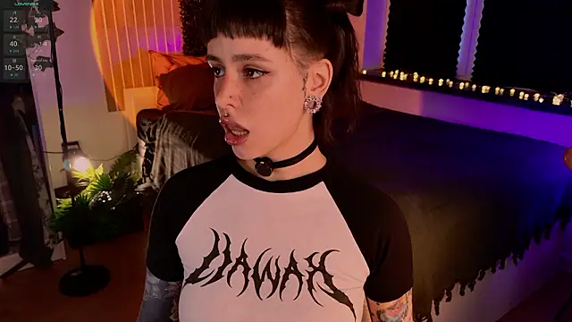 MichaellaMoon online show from 8, 3, 2026