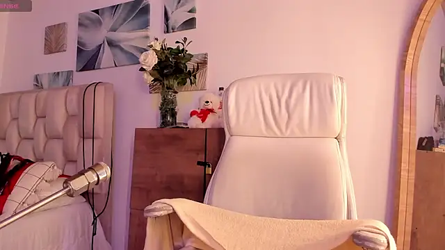 Coquette Johnson online show from 16, 3, 2025