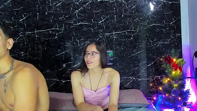 Couplehot  1 online show from 4, 1, 2025