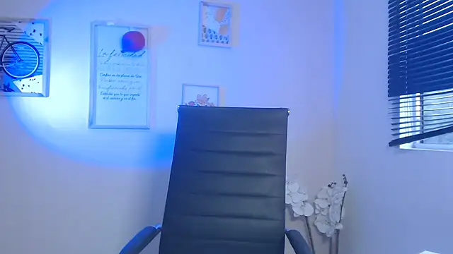 lucy diiaz online show from 4, 3, 2025