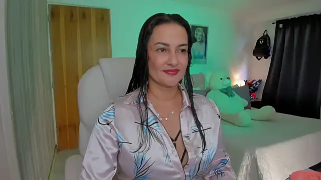 lucy diiaz online show from 25, 9, 2025