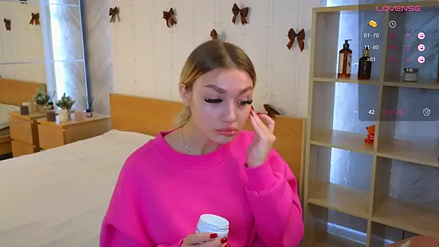 Ella Milla online show from 29, 12, 2024