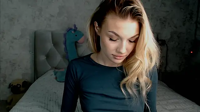 Snapshot of Ella_Milla chatting on 18, 6, 2026 Ella Milla online show from 18, 6, 2026