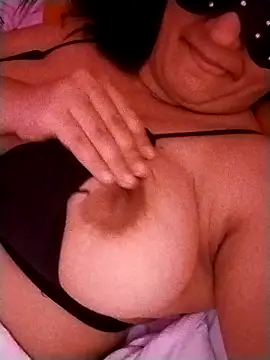 Cerenuyarr online show from 18, 4, 2026