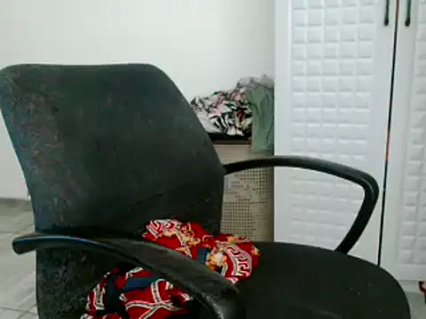 Hugetittiesxx2 online show from 14, 2, 2025