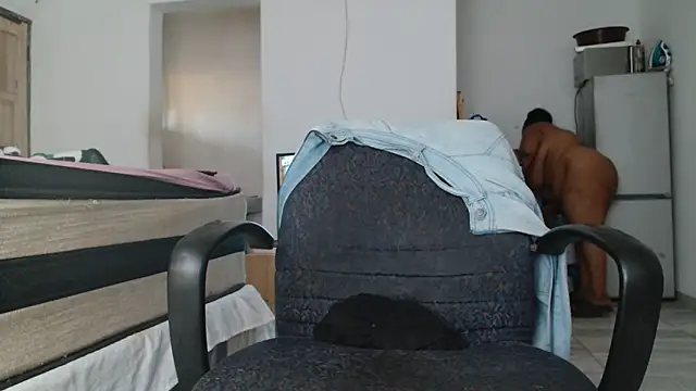 Hugetittiesxx2 online show from 21, 10, 2025