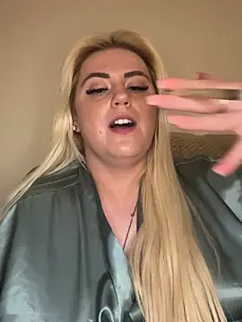 Snapshot of Blondiee3088 chatting on 27, 2, 2025 Blondiee3088 online show from 27, 2, 2025