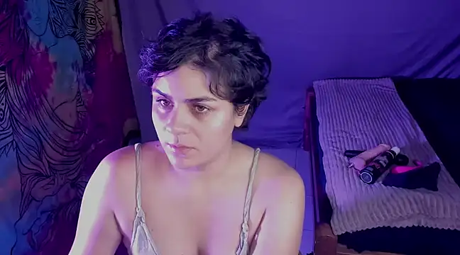 isabelacooperr online show from 18, 1, 2025