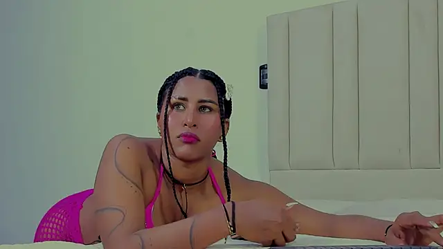 Snapshot of StormyButty18 chatting on 28, 10, 2025 StormyButty18 online show from 28, 10, 2025