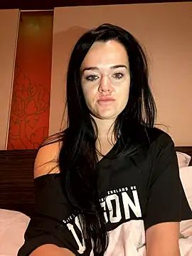 Snapshot of English-Chloe96 chatting on 12, 1, 2026 English-Chloe96 online show from 12, 1, 2026