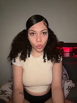 Snapshot of ladylavish chatting on 21, 11, 2025 ladylavish online show from 21, 11, 2025