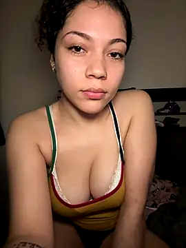 Snapshot of ladylavish chatting on 2, 12, 2025 ladylavish online show from 2, 12, 2025