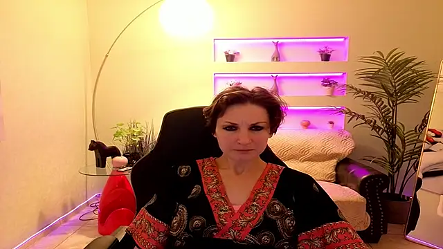 Snapshot of AuroraScript chatting on 19, 11, 2025 AuroraScript online show from 19, 11, 2025