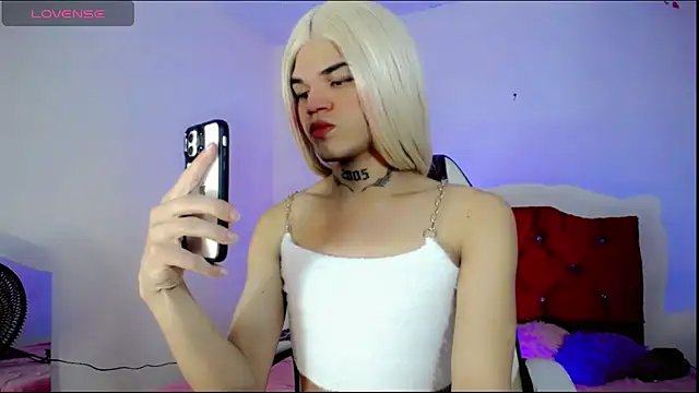 Snapshot of Gabyqueen70 chatting on 4, 3, 2025 Gabyqueen70 online show from 4, 3, 2025