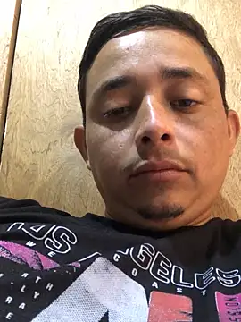 isacalejandroo online show from 25, 1, 2025