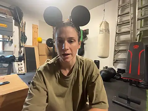 Snapshot of MissSwitch chatting on 10, 12, 2024 MissSwitch online show from 10, 12, 2024