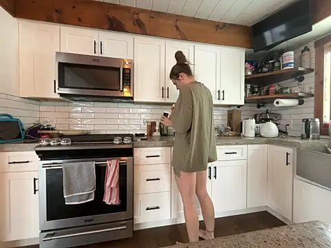 Snapshot of MissSwitch chatting on 17, 1, 2025 MissSwitch online show from 17, 1, 2025