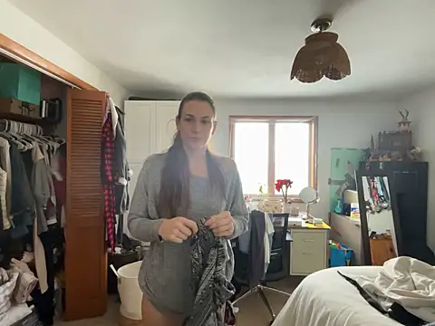 Snapshot of MissSwitch chatting on 1, 2, 2025 MissSwitch online show from 1, 2, 2025