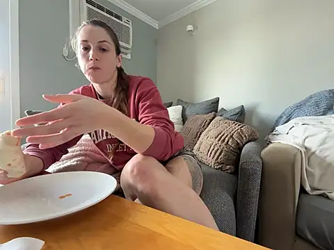 Snapshot of MissSwitch chatting on 8, 3, 2025 MissSwitch online show from 8, 3, 2025